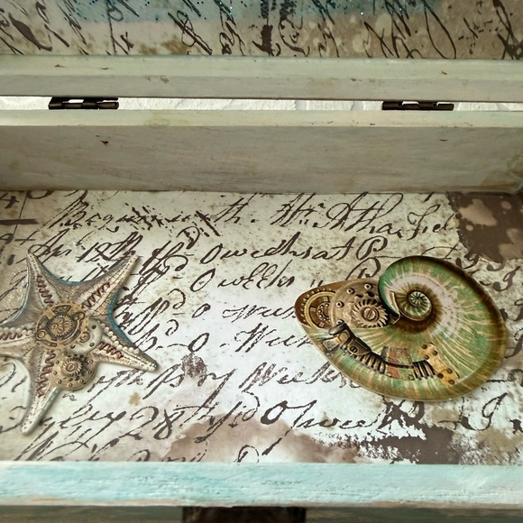 Artisan made altered box - Picture 5 of 8